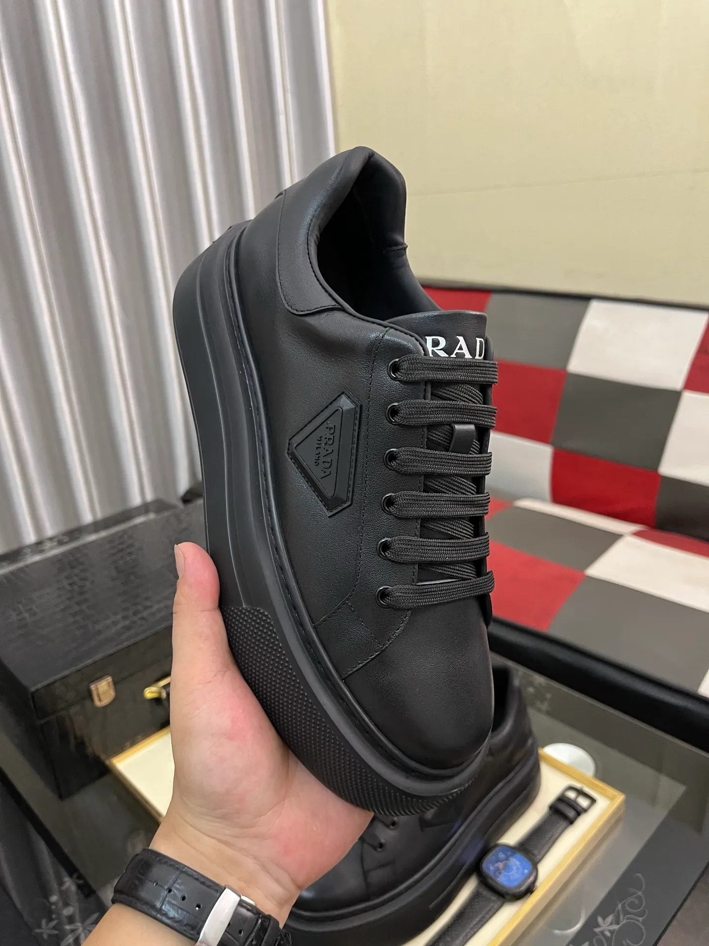 Men's shoes 💰580⌚️⌚️【PRADA】Prada casual shoes, originally developed 1:1, made of high-mercerized cowhide with imported cowhide, silk sheepskin lining, rubber outsole, comfortable and soft on the foot, size: 38-444️⃣Colors available